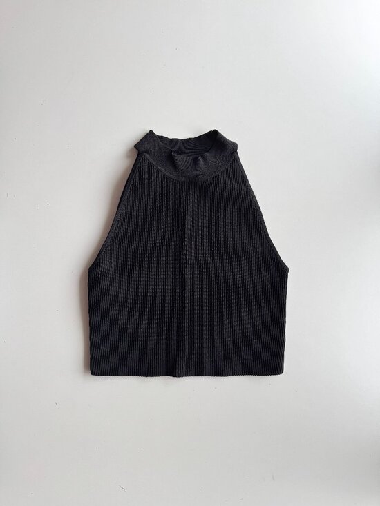Aritzia Tops - NWOT Aritzia BABATON Sculpt Knit Black Ribbed Cropped Halter Tank Top, Size L